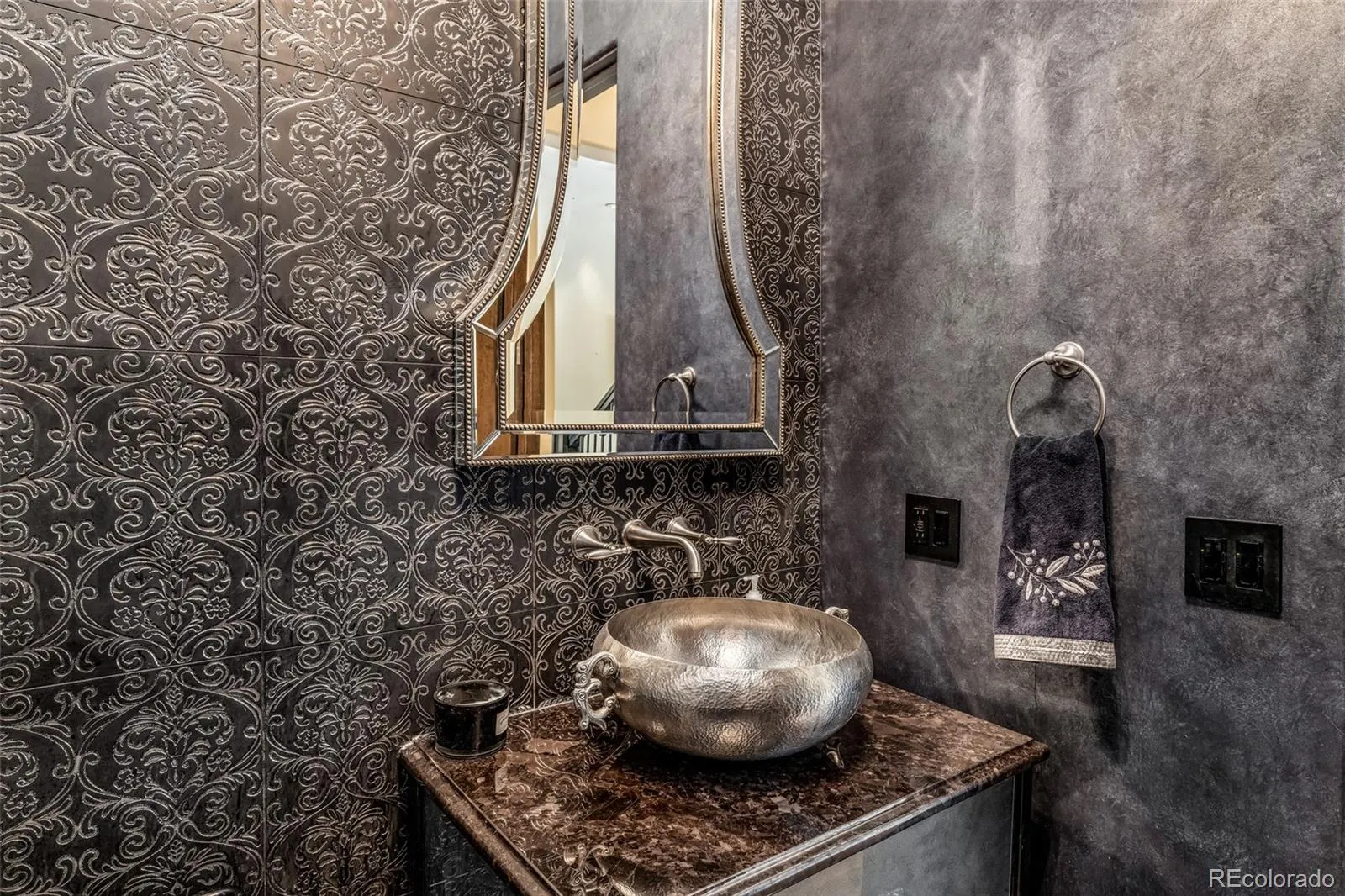 04062026153248 1600 18