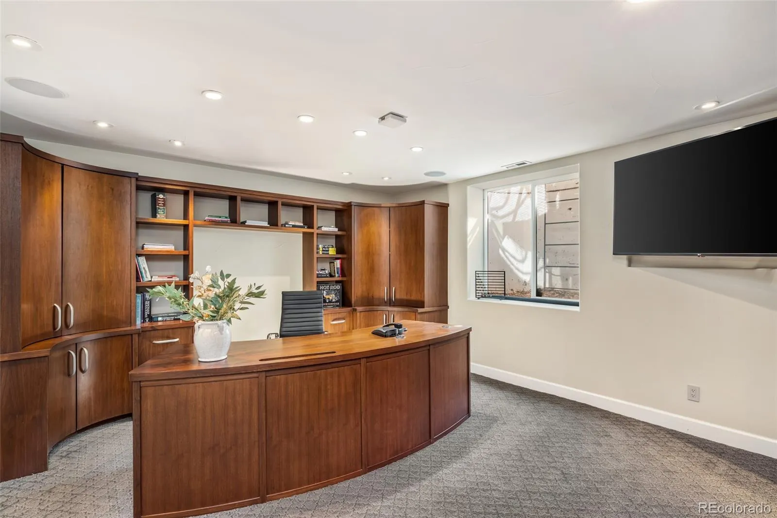 04062026153248 1600 33