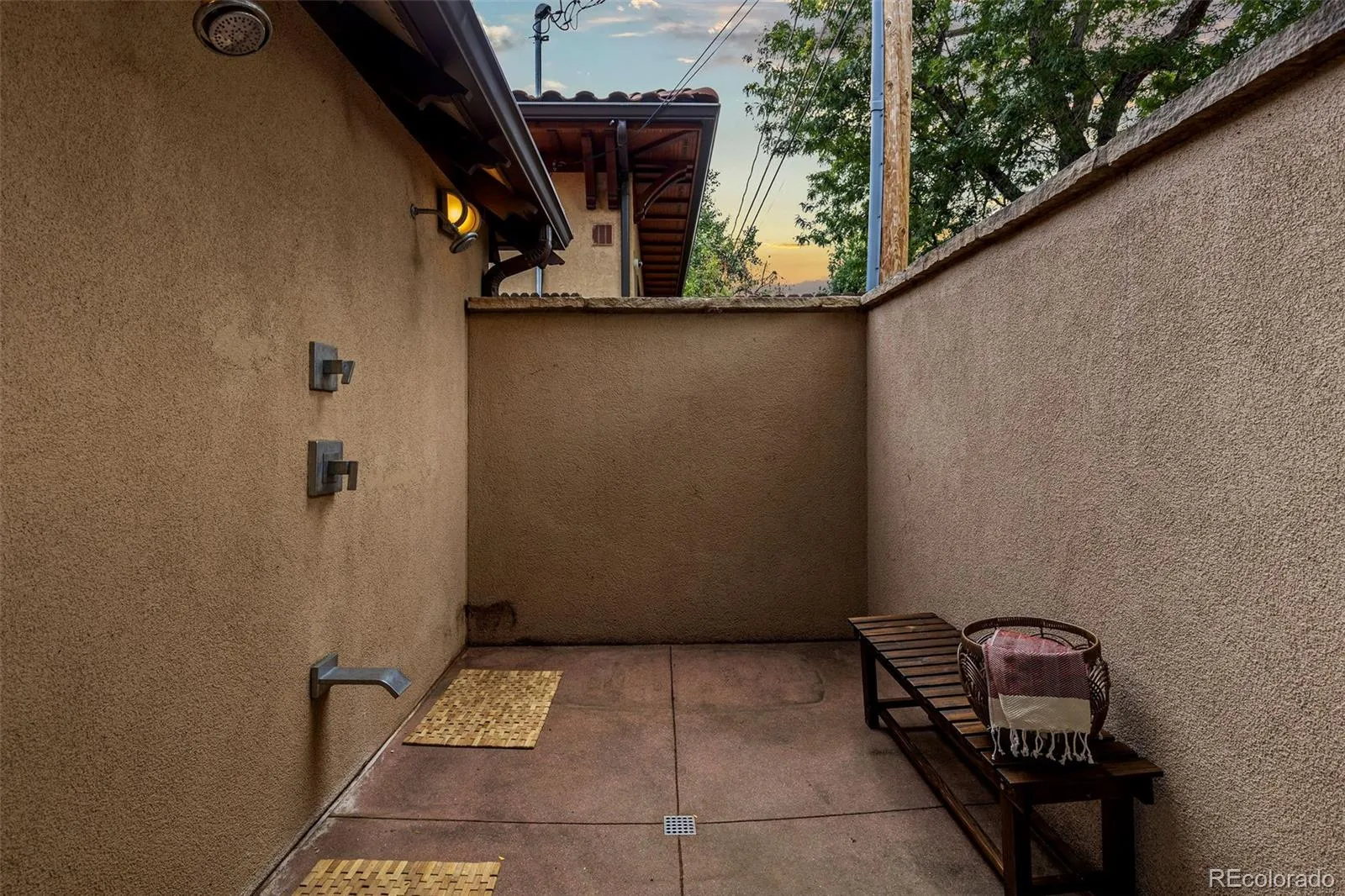 04062026153248 1600 34