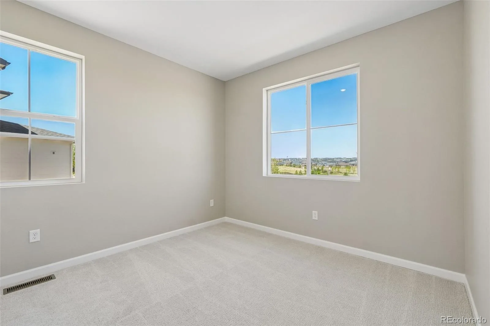 24406 E 35th Drive Aurora CO 80019 | MLS #REC4918714 07142026202712 1600 10