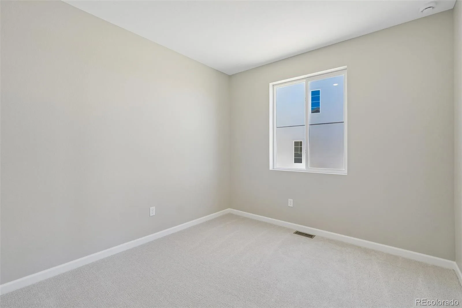 24406 E 35th Drive Aurora CO 80019 | MLS #REC4918714 07142026202712 1600 11