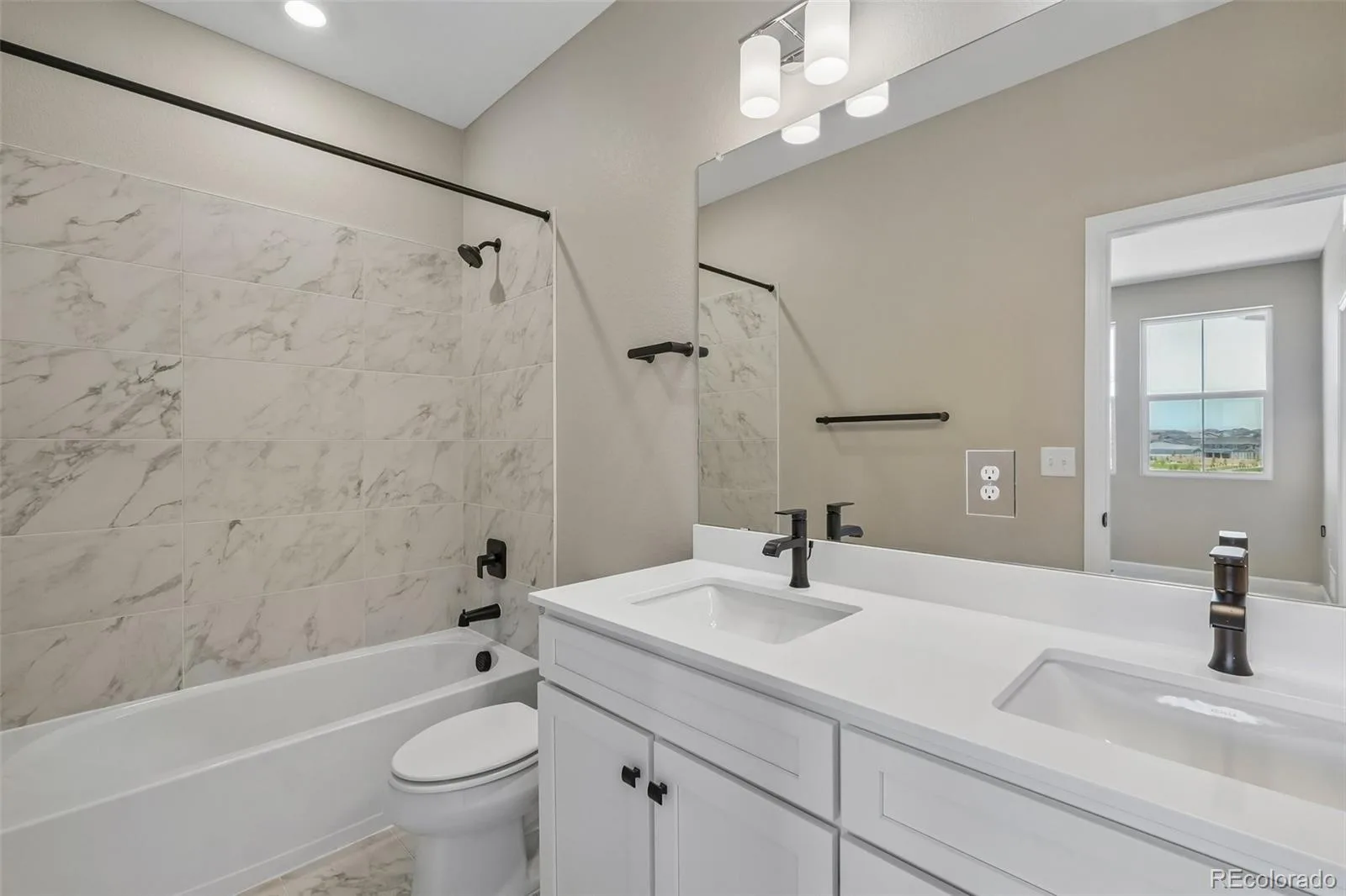 24406 E 35th Drive Aurora CO 80019 | MLS #REC4918714 07142026202712 1600 13