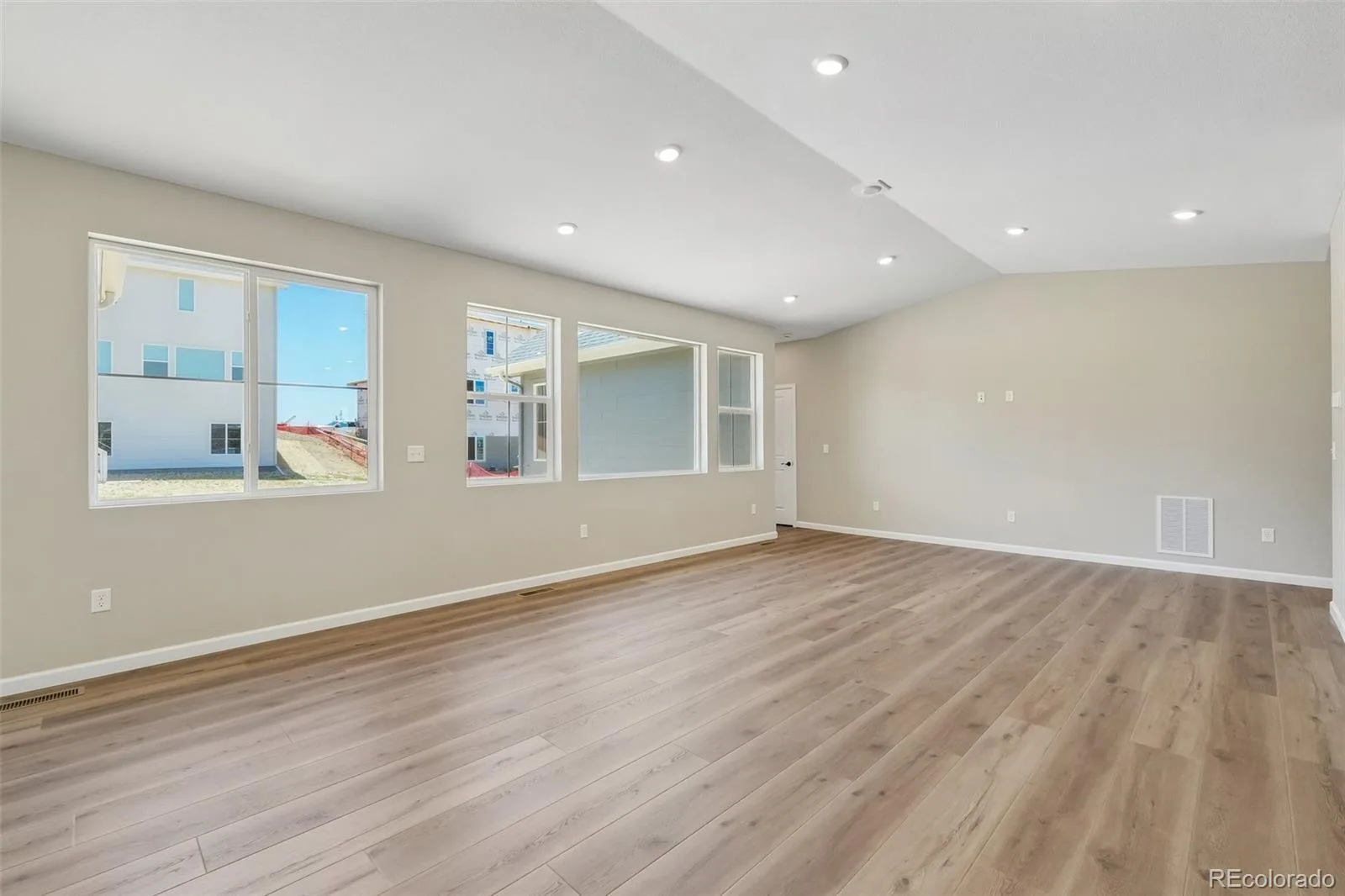 24406 E 35th Drive Aurora CO 80019 | MLS #REC4918714 07142026202712 1600 2