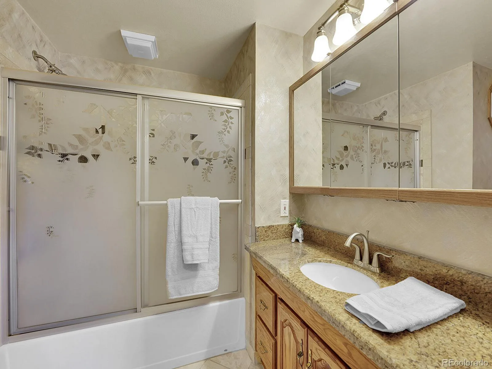 6769 W 70th Avenue Arvada CO 80003 | MLS #REC4920761 08082026005750 1600 11