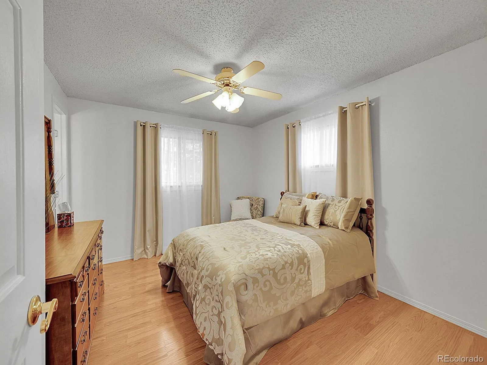 6769 W 70th Avenue Arvada CO 80003 | MLS #REC4920761 08082026005750 1600 13