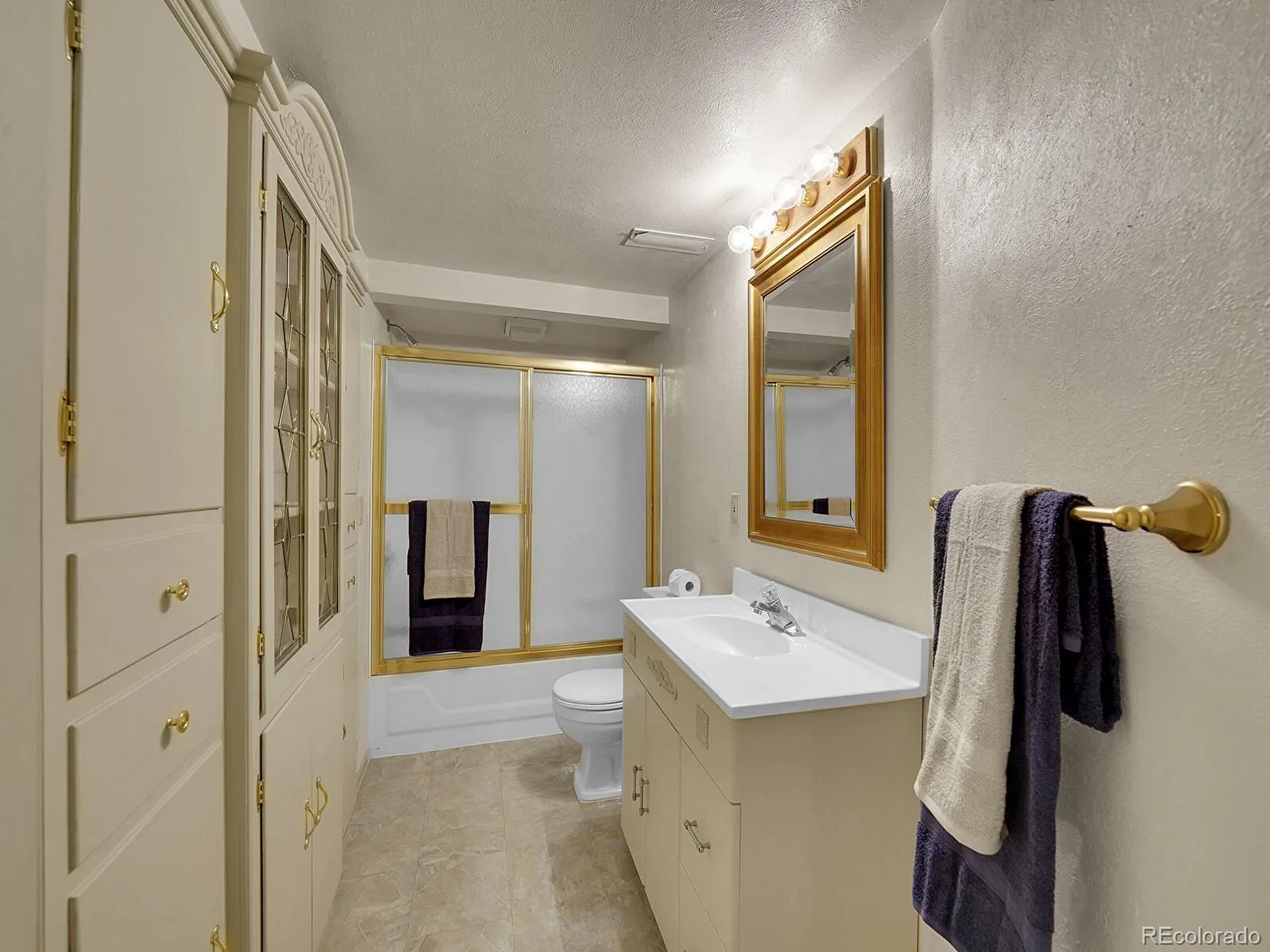 6769 W 70th Avenue Arvada CO 80003 | MLS #REC4920761 08082026005750 1600 19