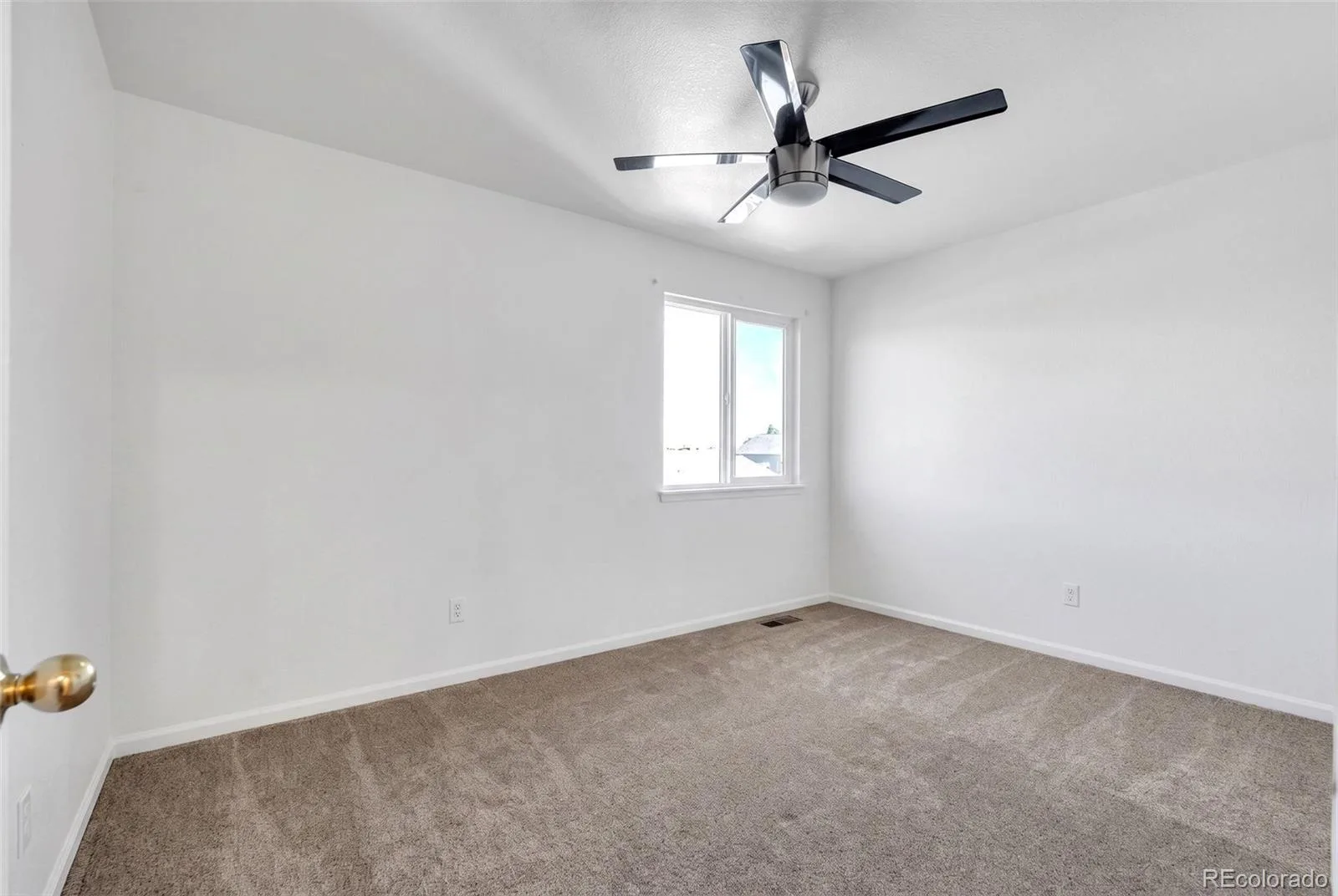 4860 Crown Boulevard Denver CO 80239 | MLS #REC4922306 08242026234545 1600 32