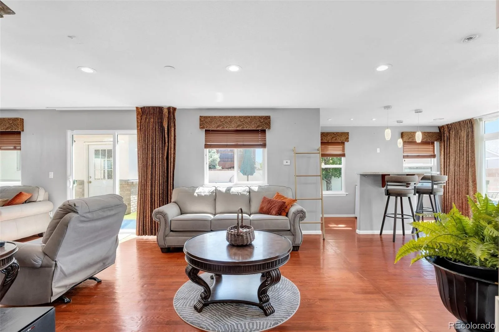 4860 Crown Boulevard Denver CO 80239 | MLS #REC4922306 08242026234545 1600 6