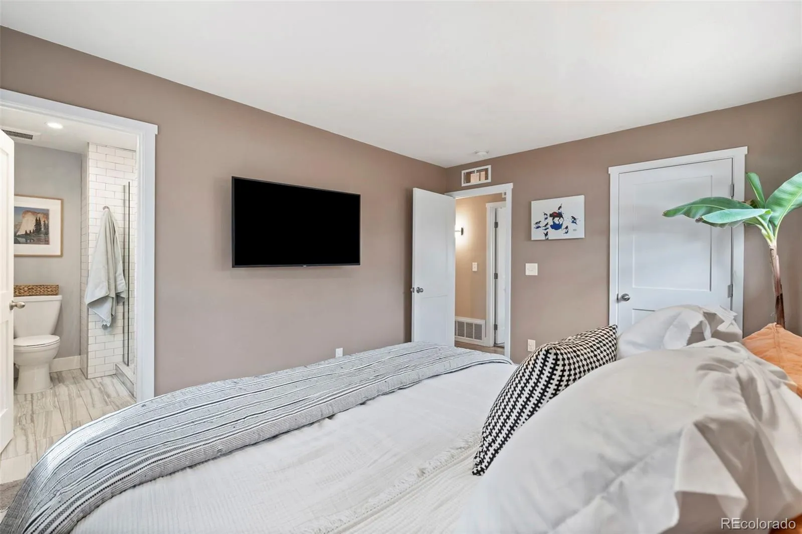 6927 Newcombe Street Arvada CO 80004 MLS #REC4923886 05062026215028 1600 18