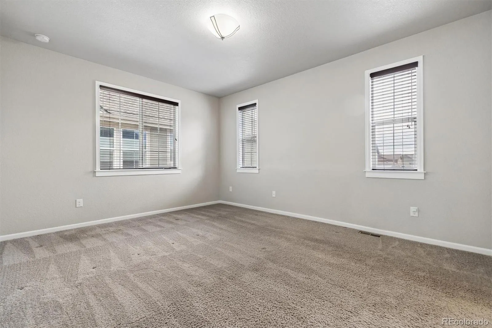 7360 S Logan Street Littleton CO 80122 MLS #REC4926534 05202026231947 1600 13