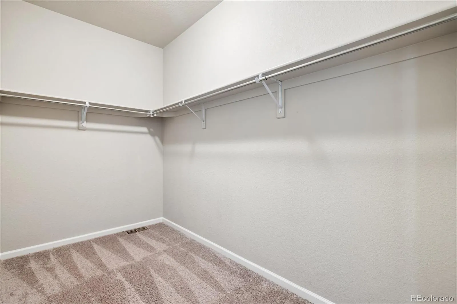 7360 S Logan Street Littleton CO 80122 MLS #REC4926534 05202026231947 1600 17
