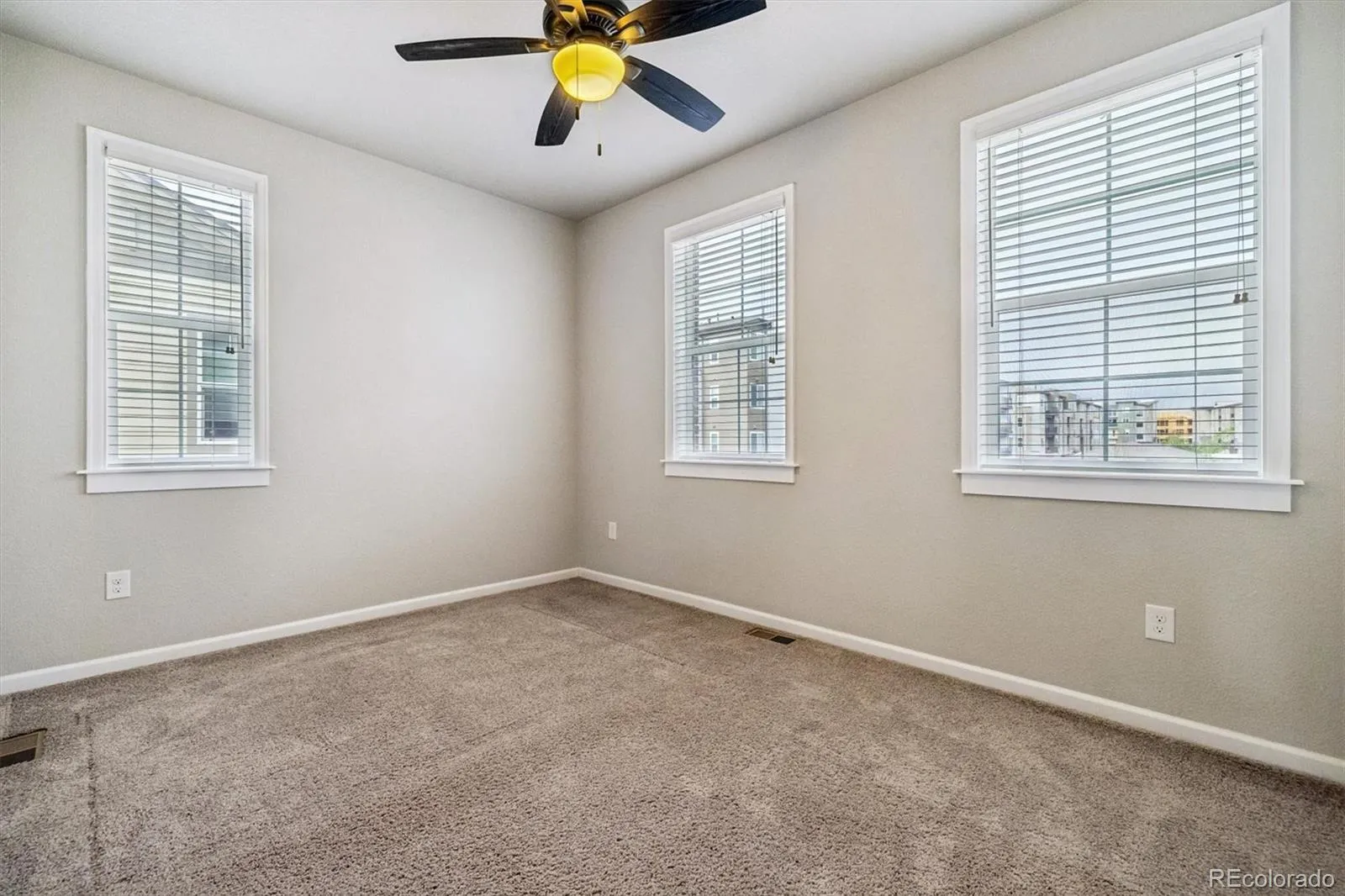 7360 S Logan Street Littleton CO 80122 MLS #REC4926534 05202026231947 1600 18