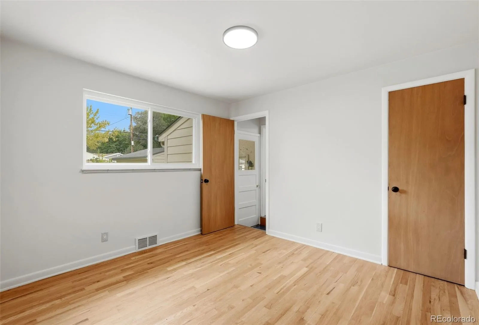 4748 S Washington Street Englewood CO 80113 | MLS #REC4926606 09262026010124 1600 19