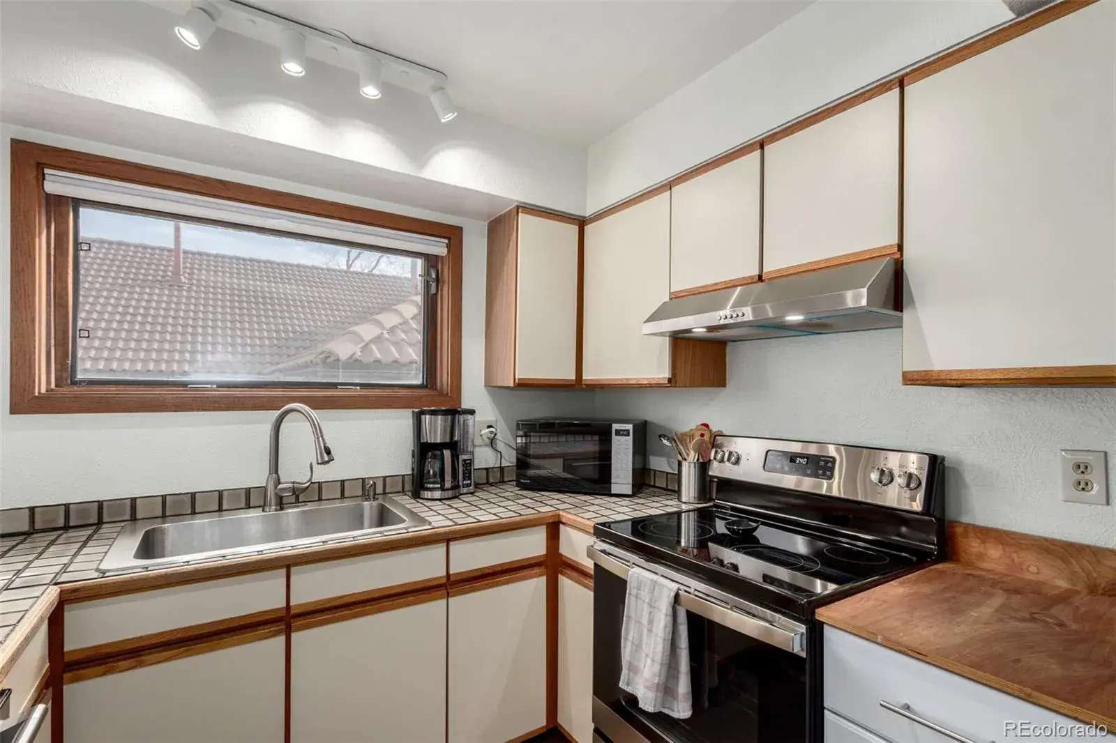 704 N Pearl Street #210 Denver CO 80203 MLS #REC4929453 03052026225634 1600 10