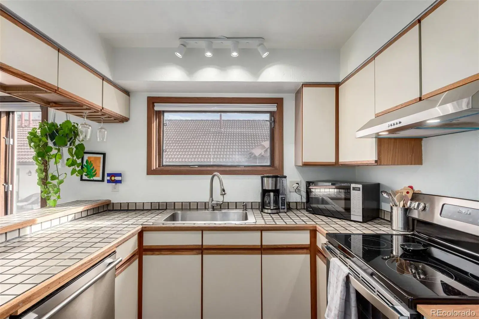 704 N Pearl Street #210 Denver CO 80203 MLS #REC4929453 03052026225634 1600 11