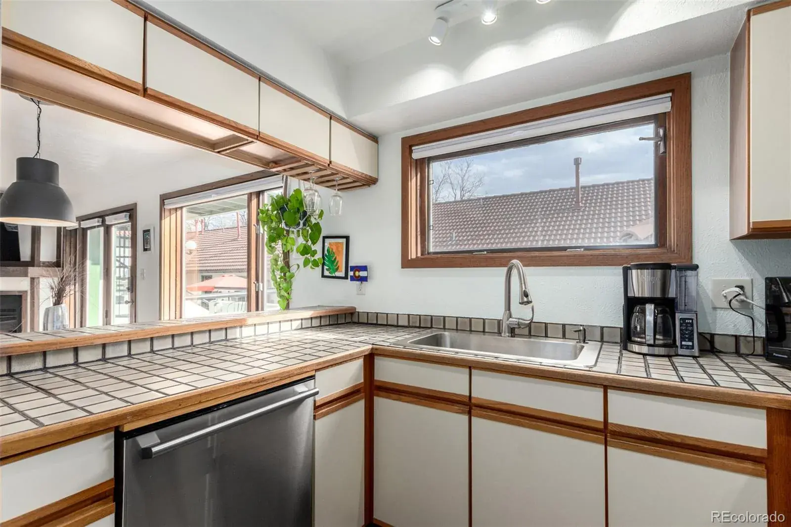 704 N Pearl Street #210 Denver CO 80203 MLS #REC4929453 03052026225634 1600 9