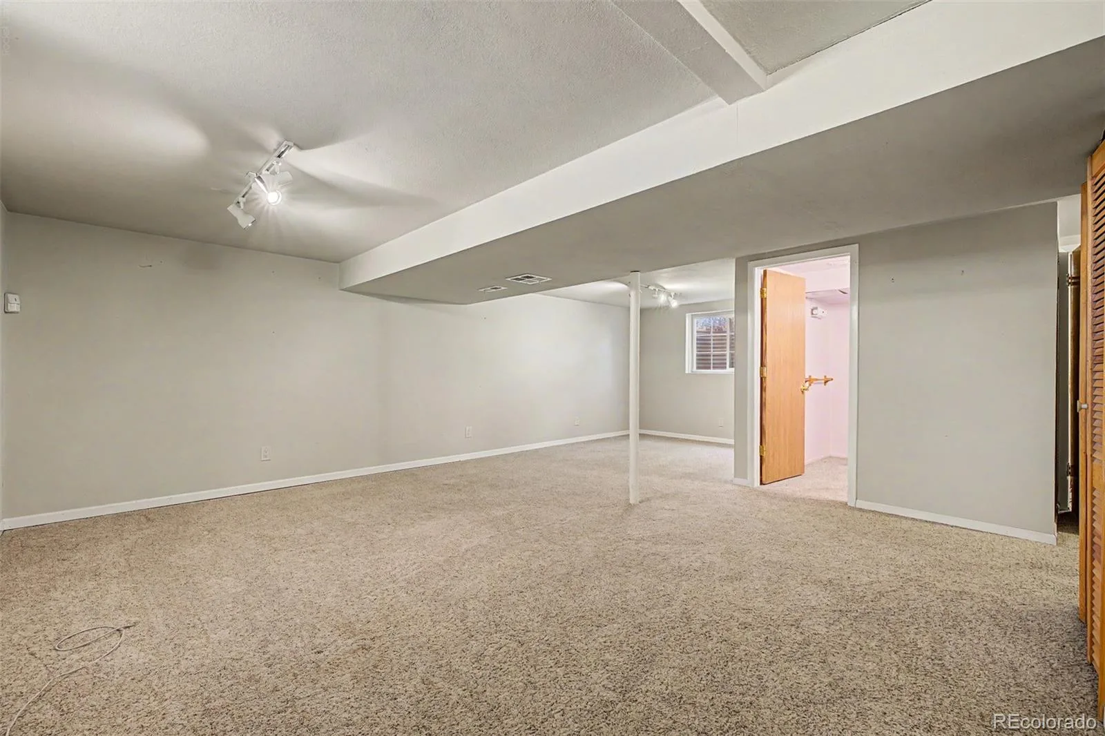 888 S Owens Court Lakewood CO 80226 | MLS #REC4941331 08032026160100 1600 22