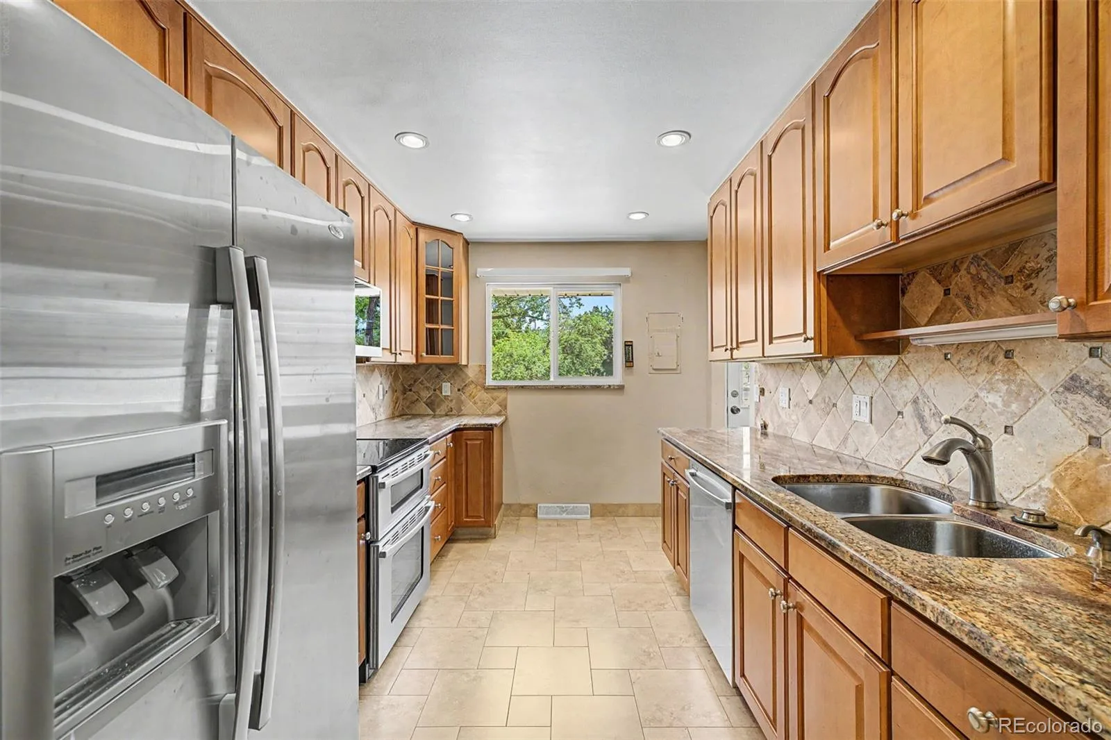 888 S Owens Court Lakewood CO 80226 | MLS #REC4941331 08032026160100 1600 6