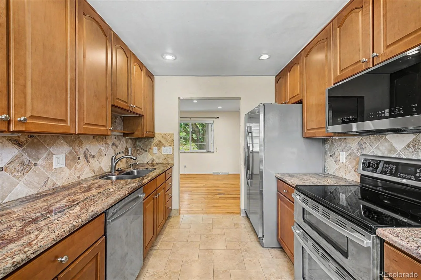 888 S Owens Court Lakewood CO 80226 | MLS #REC4941331 08032026160100 1600 8