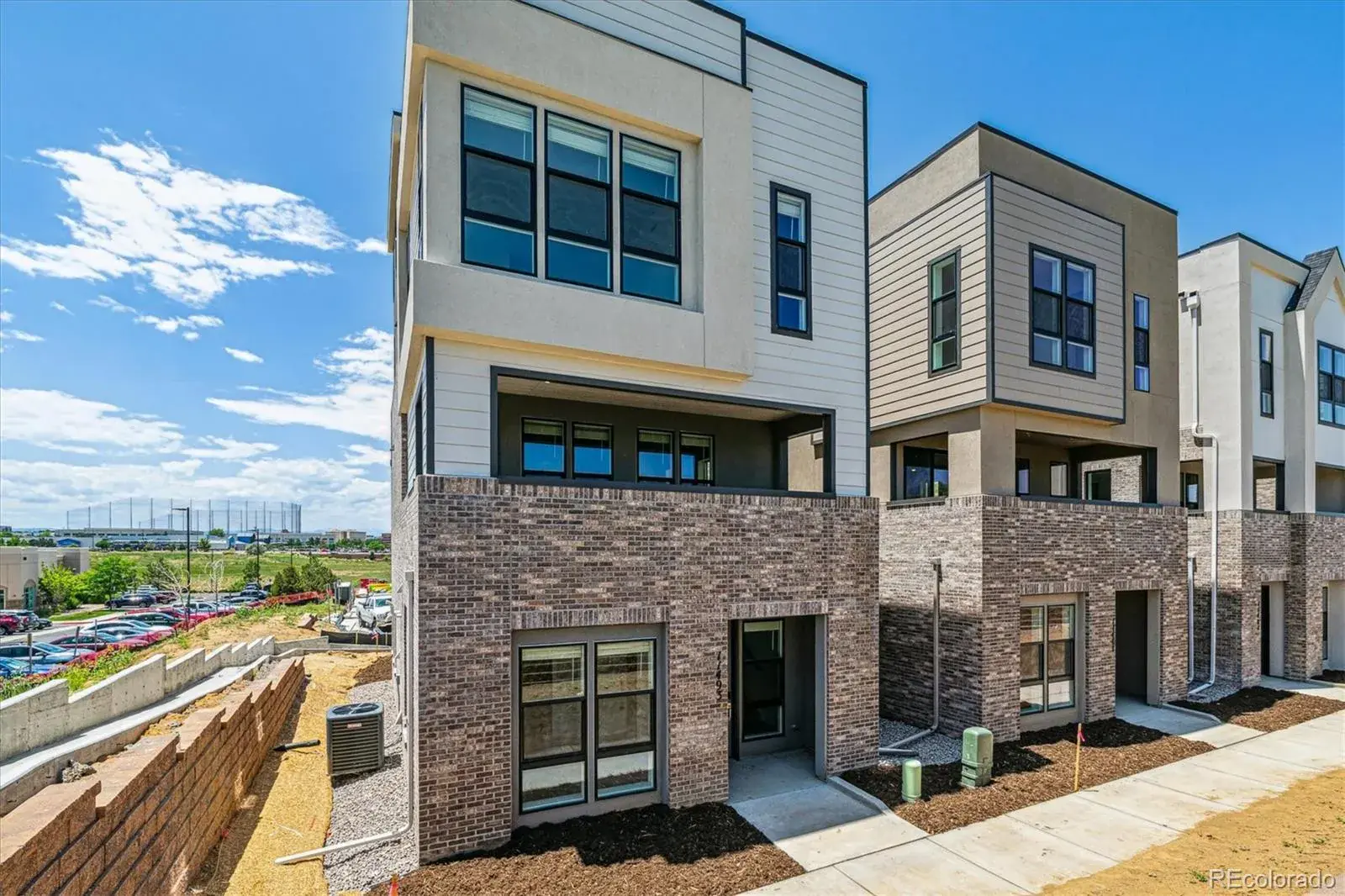 09302025004140 1600 0