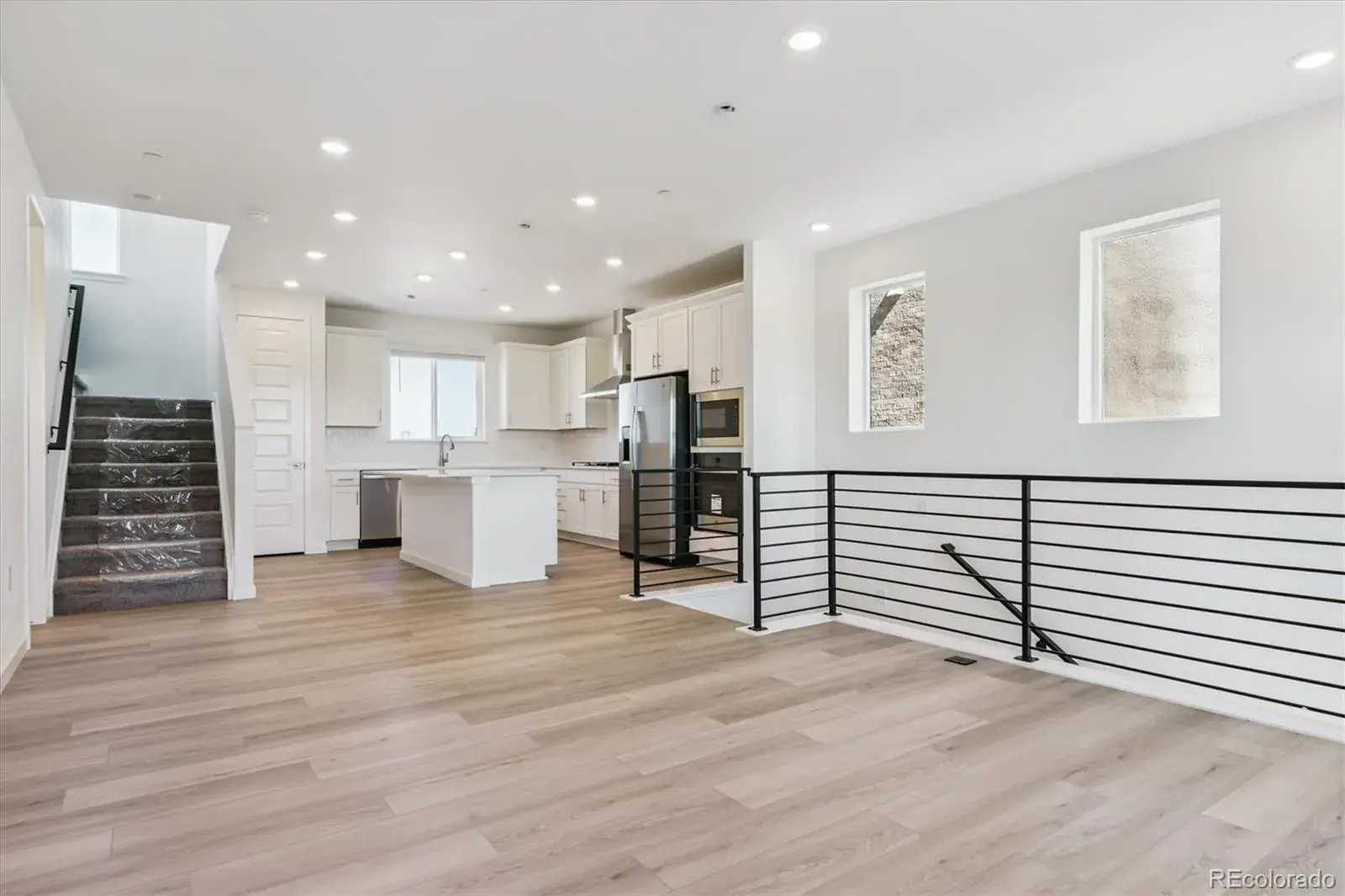 09302025004140 1600 10