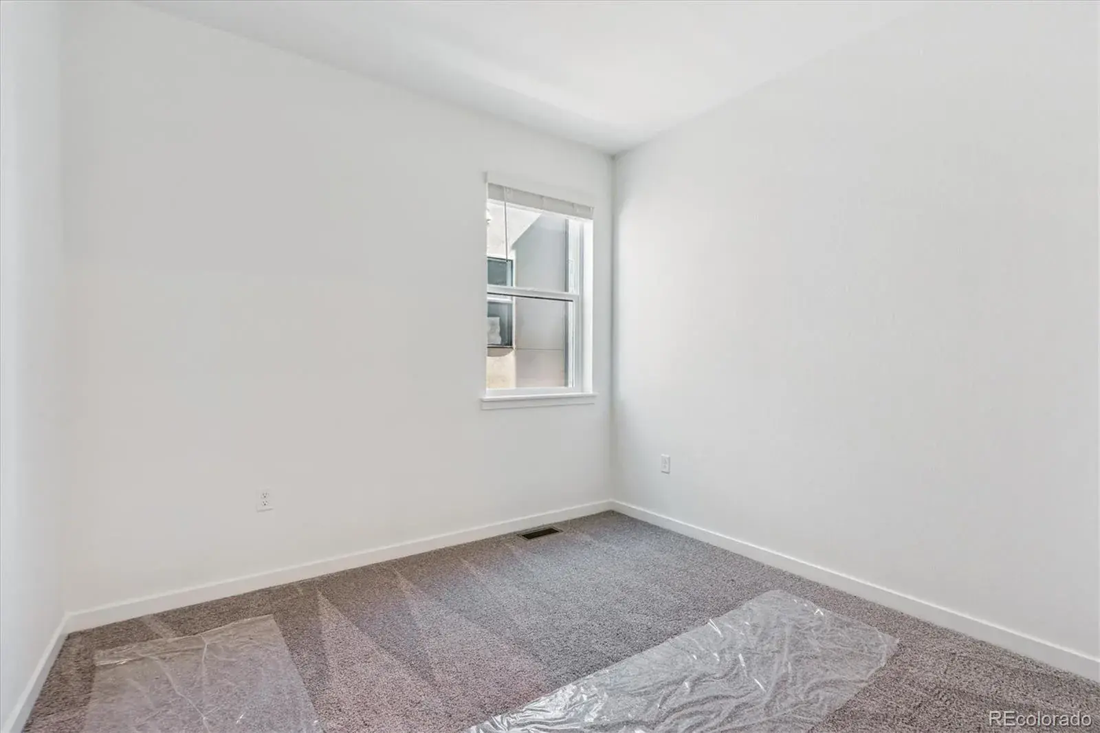 09302025004140 1600 16