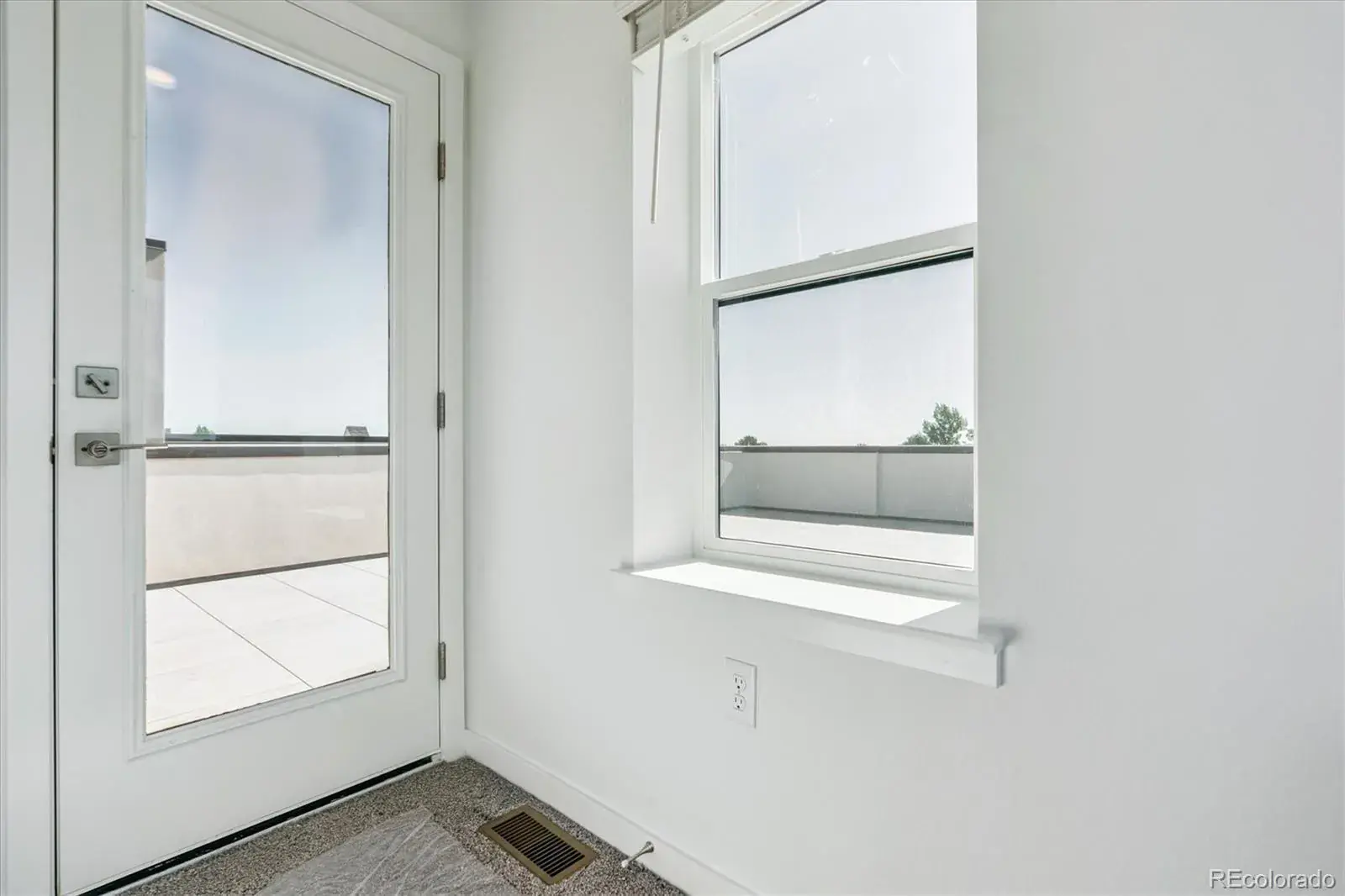 09302025004140 1600 19