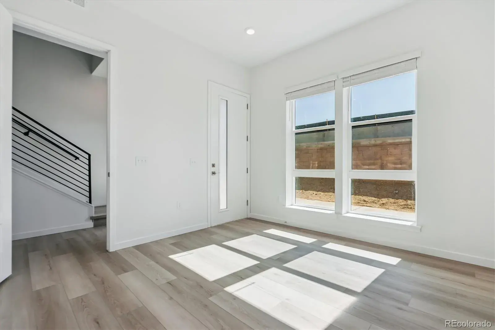 09302025004140 1600 4