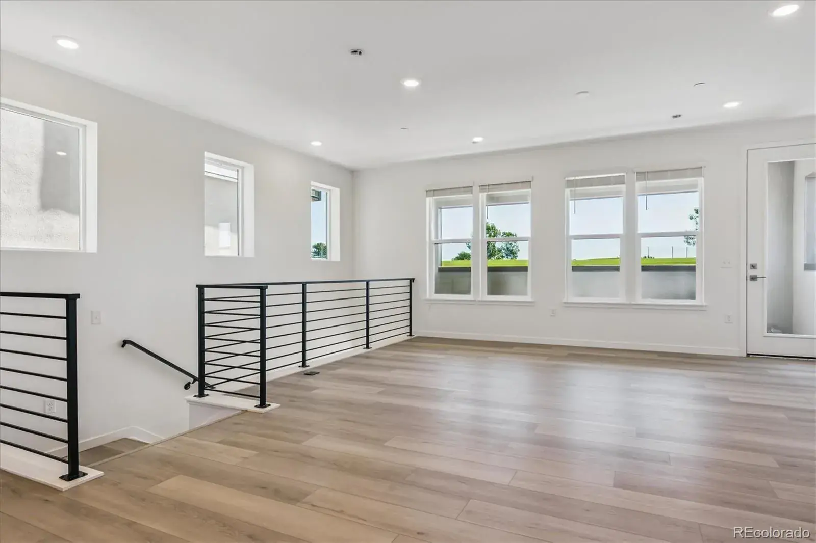 09302025004140 1600 7