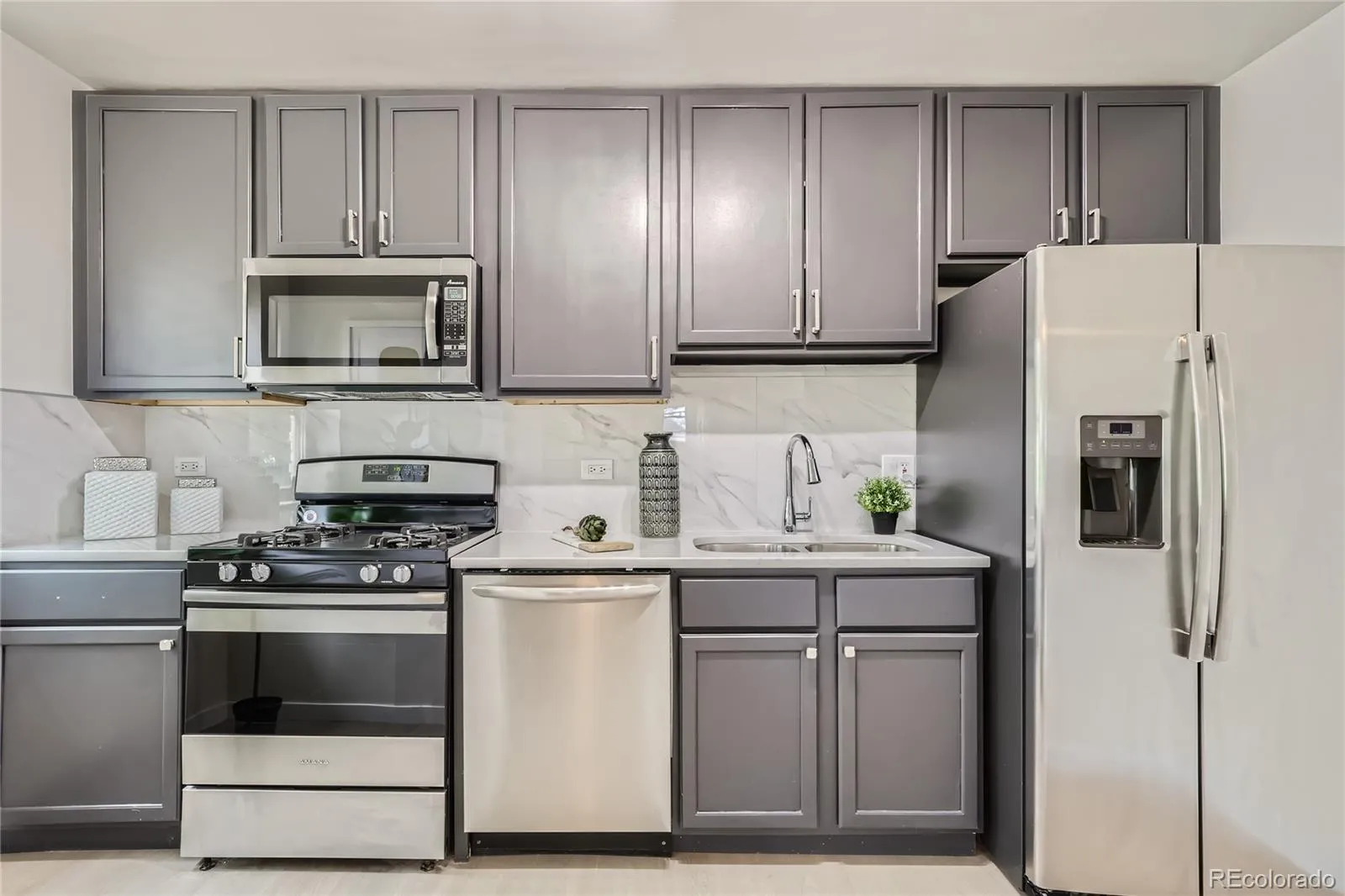 2100 N Franklin Street #20 Denver CO 80205 MLS #REC4943107 05092026023954 1600 17