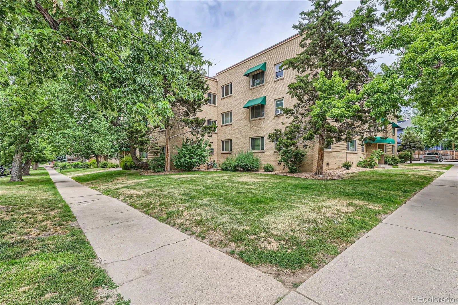 2100 N Franklin Street #20 Denver CO 80205 MLS #REC4943107 05092026023954 1600 22
