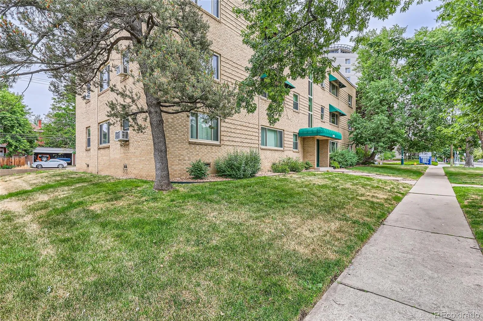 2100 N Franklin Street #20 Denver CO 80205 MLS #REC4943107 05092026023954 1600 23