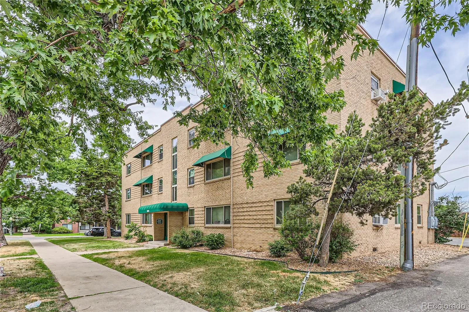 2100 N Franklin Street #20 Denver CO 80205 MLS #REC4943107 05092026023954 1600 24