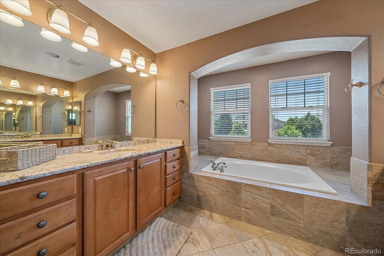 24765 E Crestline Place Aurora CO 80016 MLS #REC4951468 06172026213154 1600 20