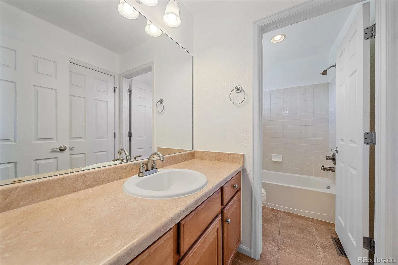 24765 E Crestline Place Aurora CO 80016 MLS #REC4951468 06172026213154 1600 23