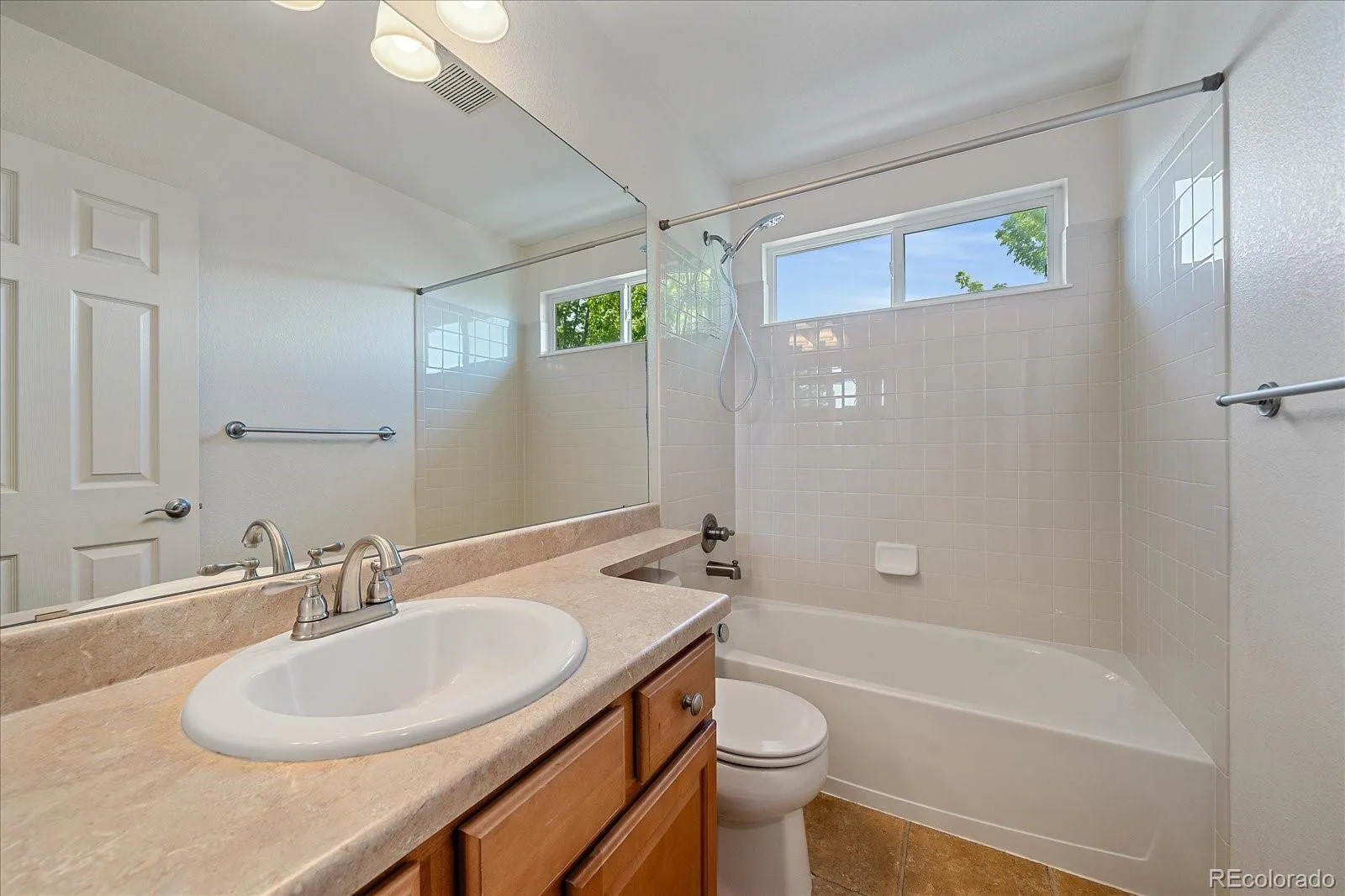 24765 E Crestline Place Aurora CO 80016 MLS #REC4951468 06172026213154 1600 26