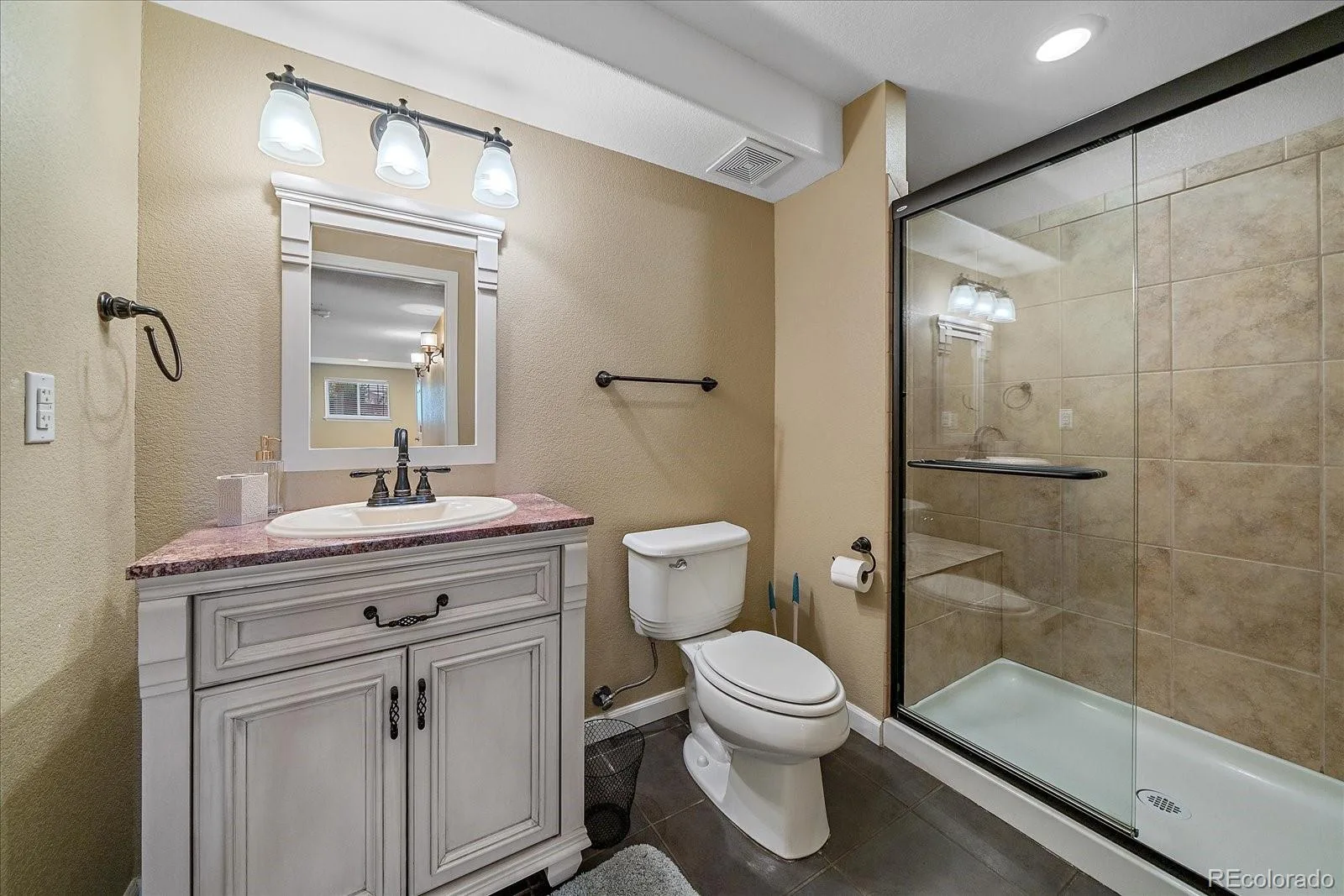 24765 E Crestline Place Aurora CO 80016 MLS #REC4951468 06172026213154 1600 32