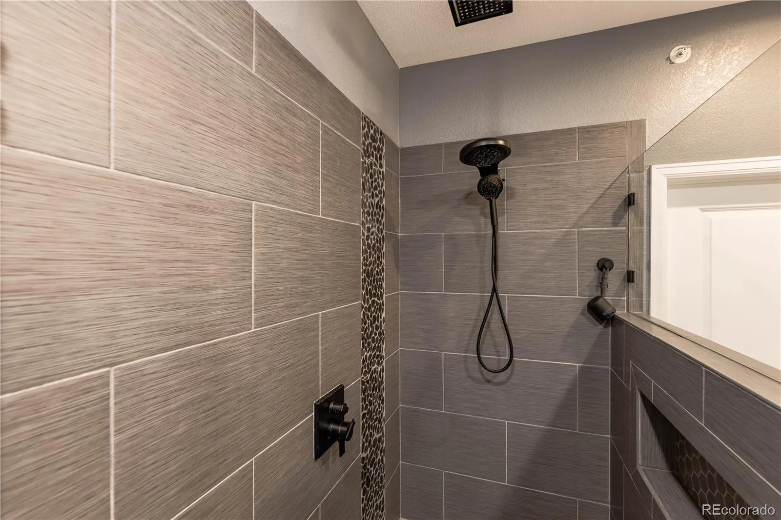 24907 E Calhoun Place #B Aurora CO 80016 MLS #REC4954925 05062026194449 1600 15