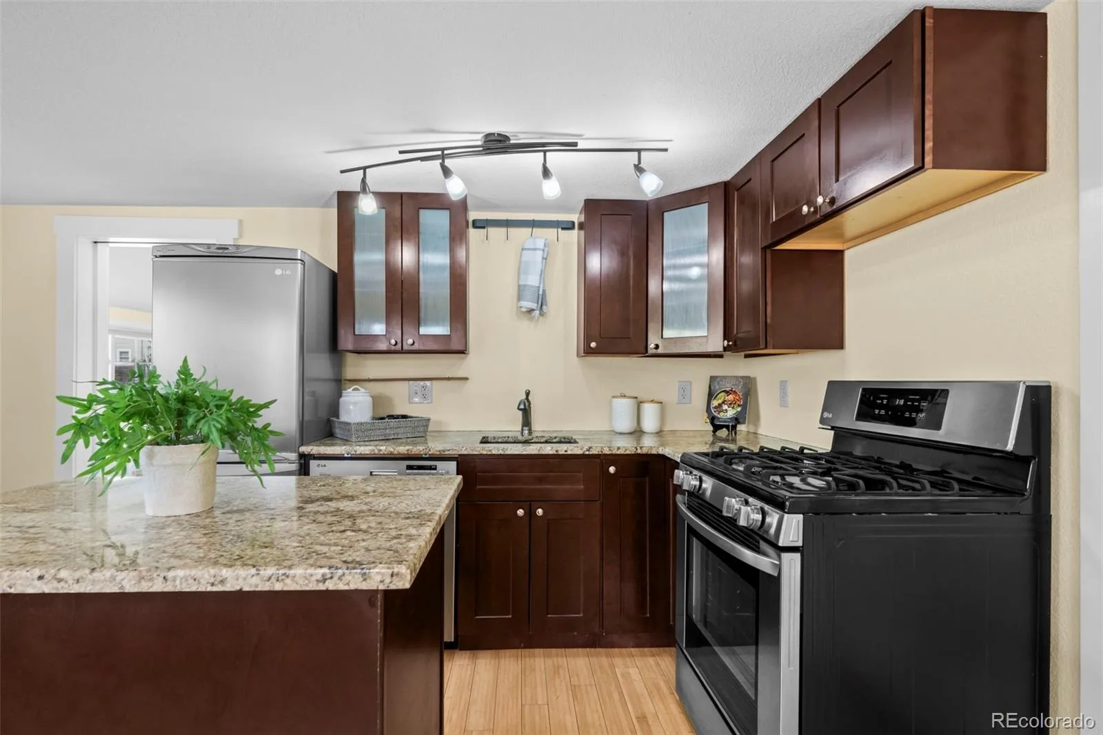 108 E Chester Street Lafayette CO 80026 | MLS #REC4958078 08282026231105 1600 26