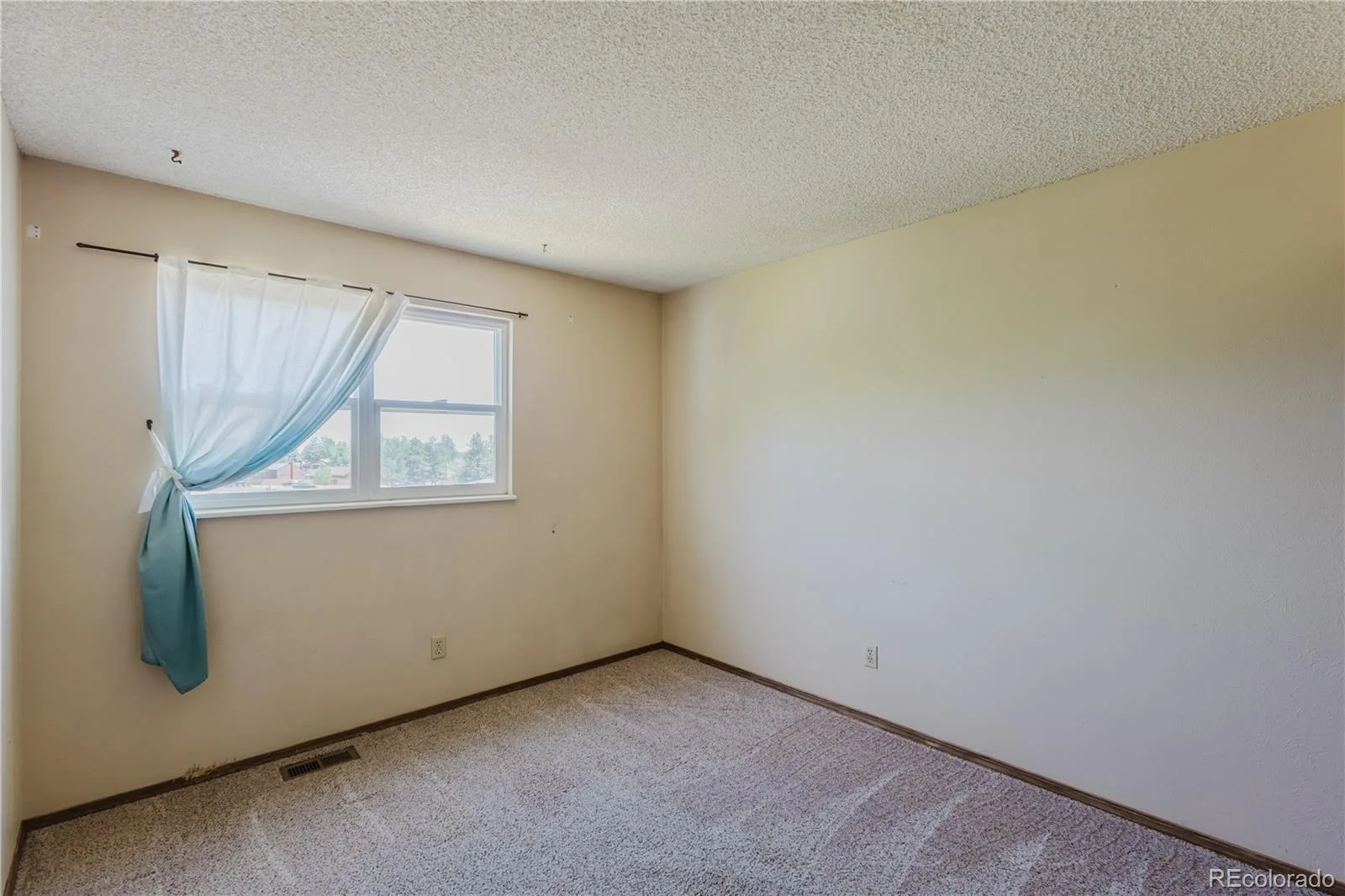 15958 E Radcliff Place #A Aurora CO 80015 MLS #REC4959831 06212026185411 1600 19