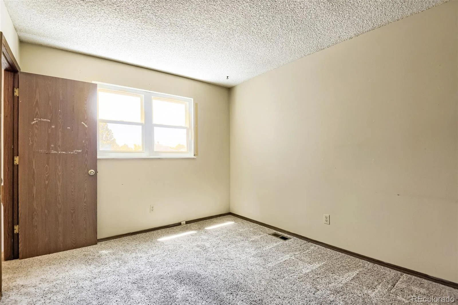 15958 E Radcliff Place #A Aurora CO 80015 | MLS #REC4959831 07152026075737 1600 19
