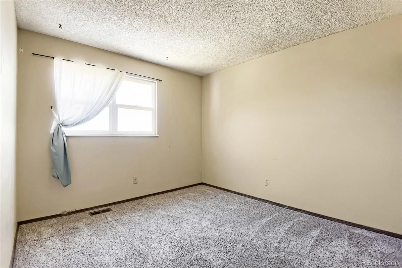 15958 E Radcliff Place #A Aurora CO 80015 | MLS #REC4959831 07152026075737 1600 23
