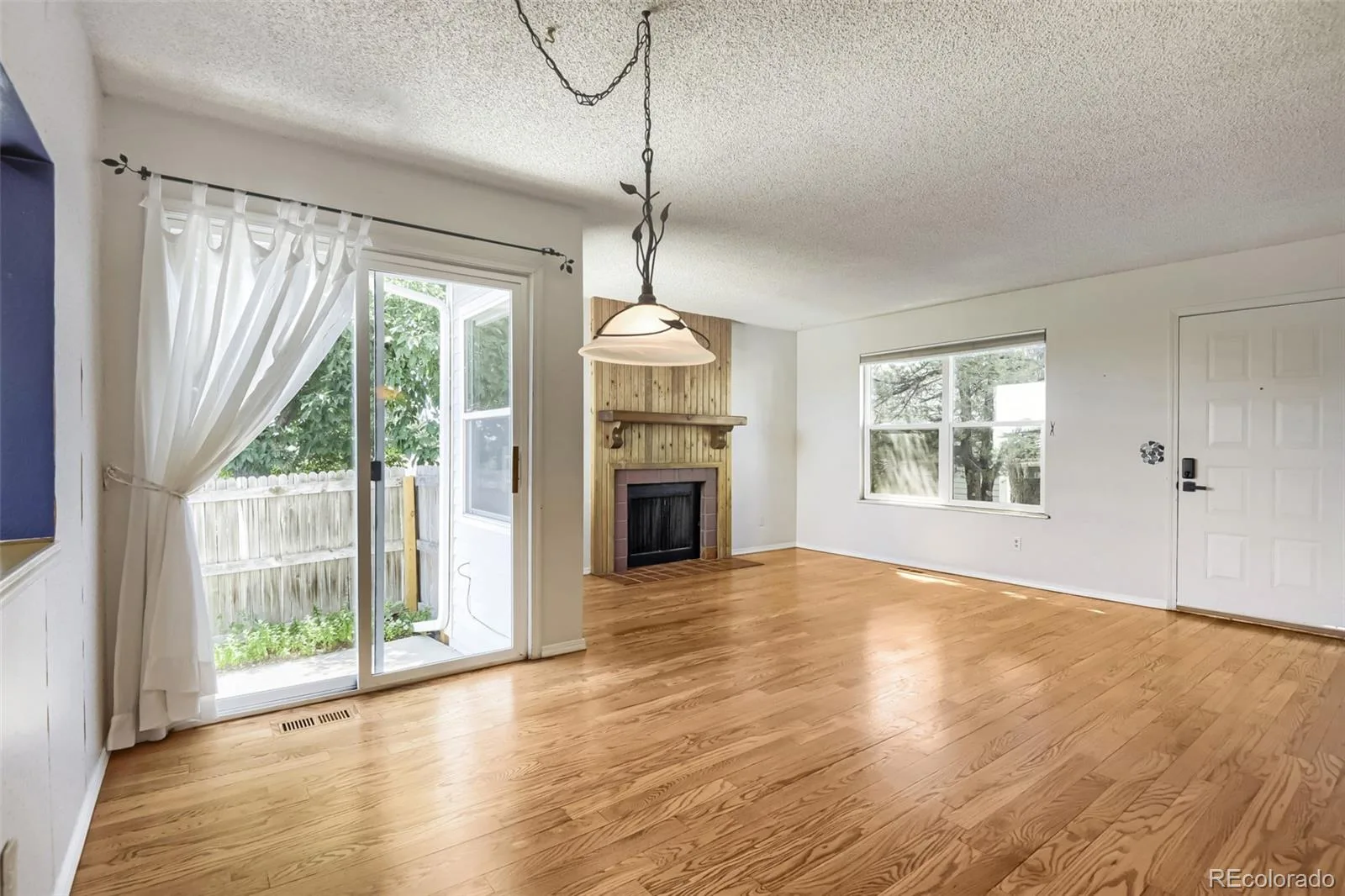 15958 E Radcliff Place #A Aurora CO 80015 | MLS #REC4959831 07152026075737 1600 8