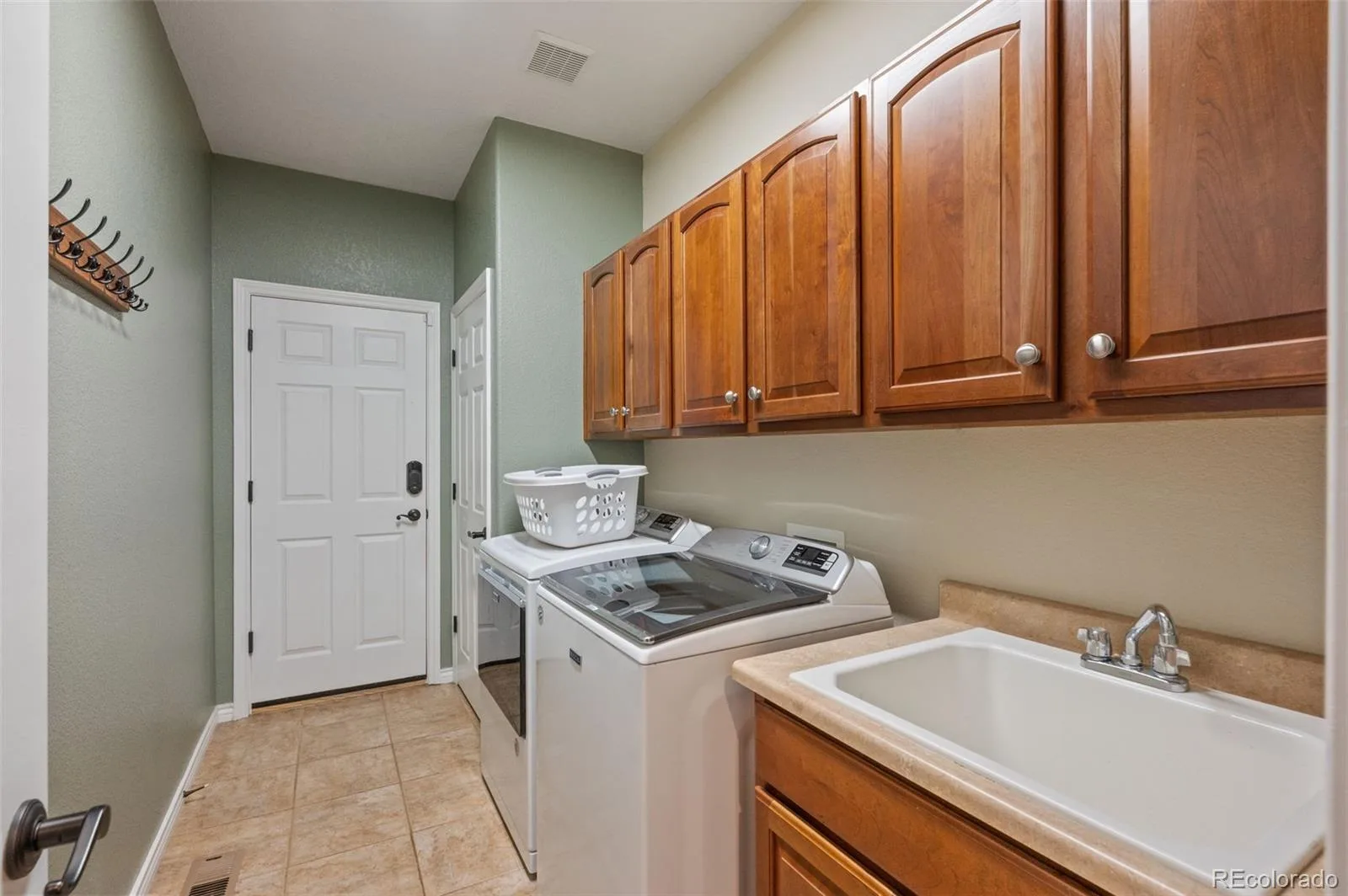 7245 Obsidian Lane Castle Rock CO 80108 | MLS #REC4965243 08172026160635 1600 11