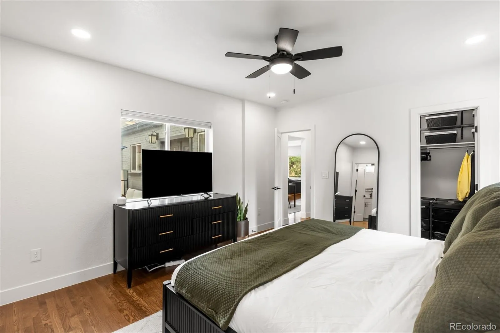 2028 Elm Street Denver CO 80207 MLS #REC4969483 04222026205456 1600 14