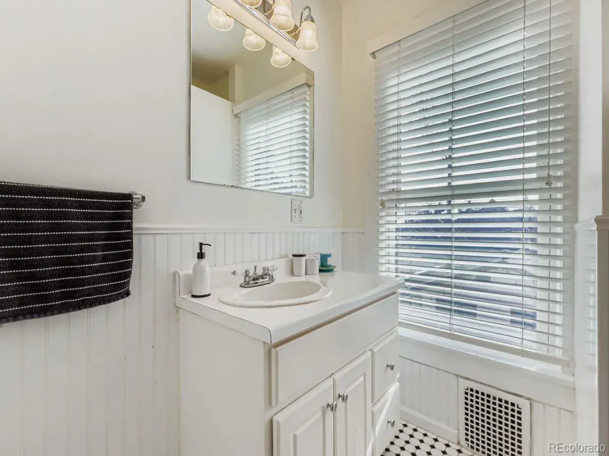 01122026224250 1200 16