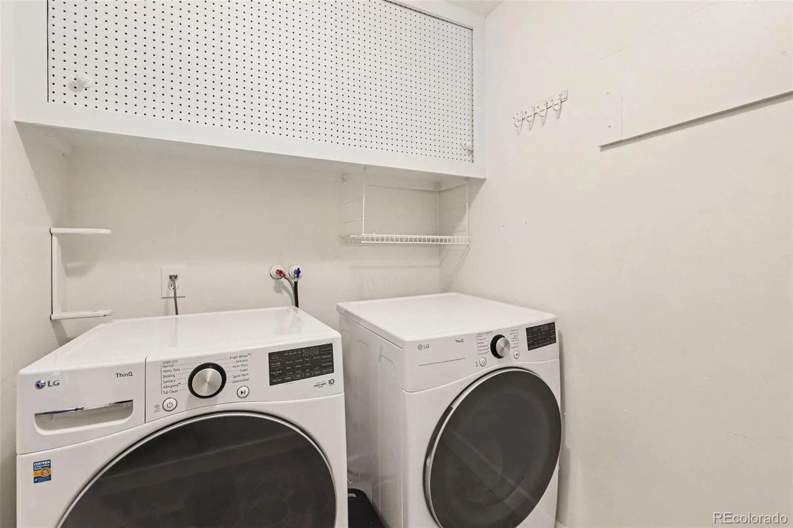 2489 S Brentwood Street Denver CO 80227 | MLS #REC4973854 09232026053021 1600 18