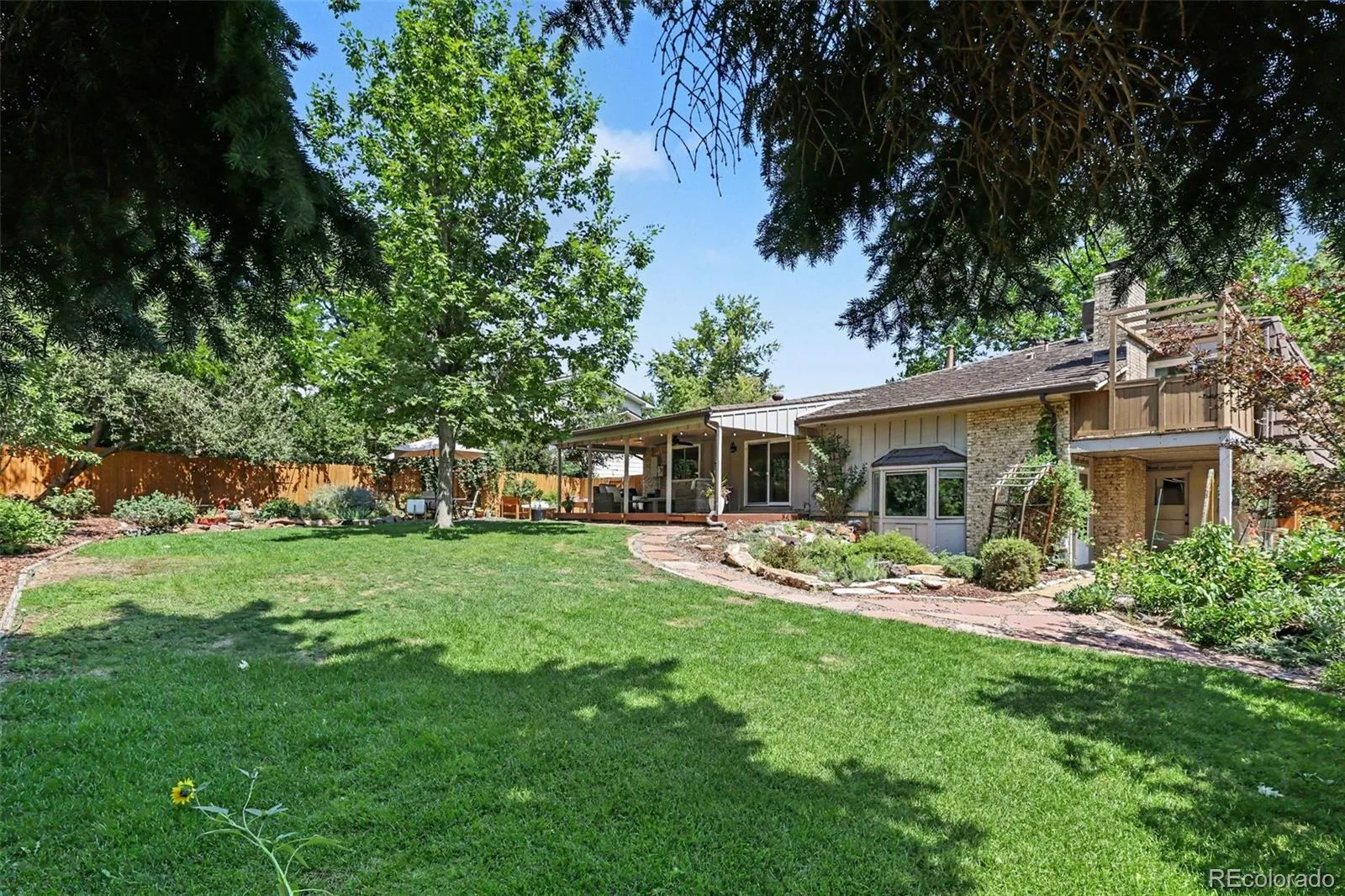 2489 S Brentwood Street Denver CO 80227 | MLS #REC4973854 09232026053021 1600 25
