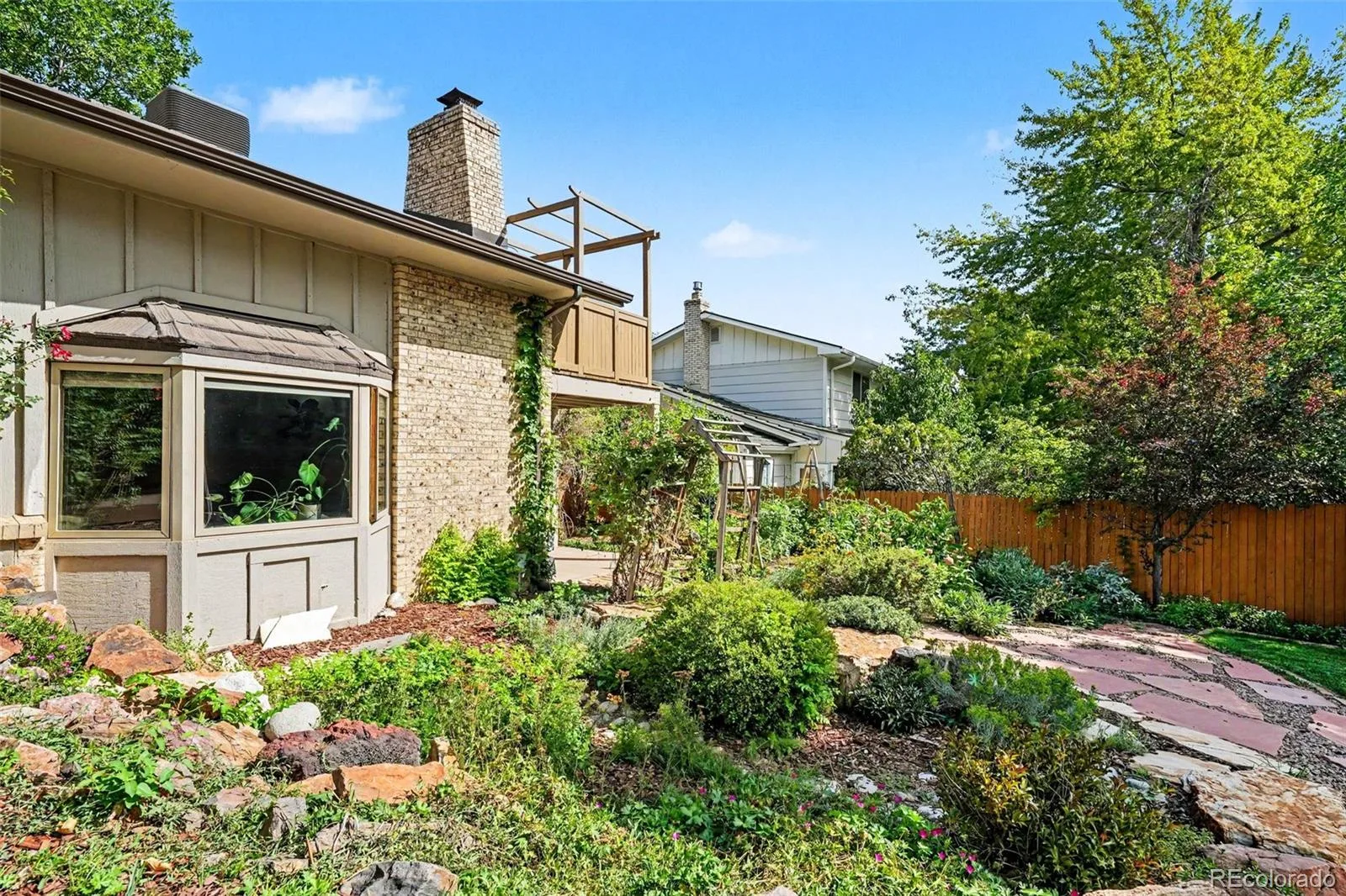 2489 S Brentwood Street Denver CO 80227 | MLS #REC4973854 09232026053021 1600 28