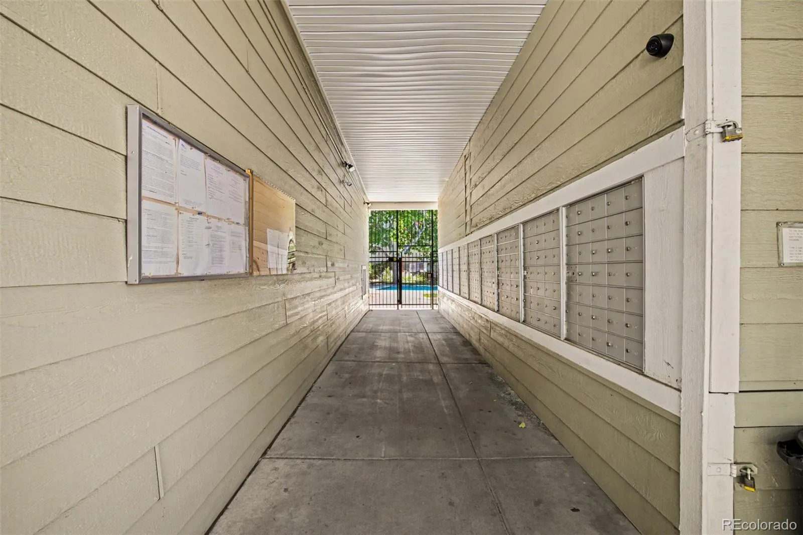 960 S Dawson Way #1 Aurora CO 80012 | MLS #REC4974703 08262026123216 1600 12